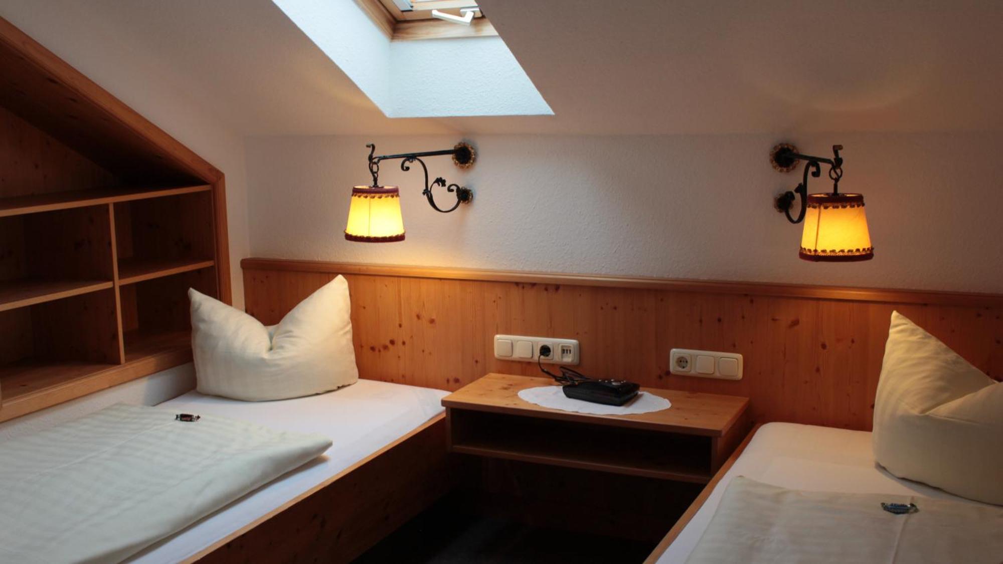 Haus Florian Otel Grainau Oda fotoğraf
